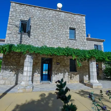Villa Trochalo 2 *